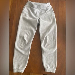 Aritzia TNA Women’s Cozy Fleece Perfect Fit sweat pant size small